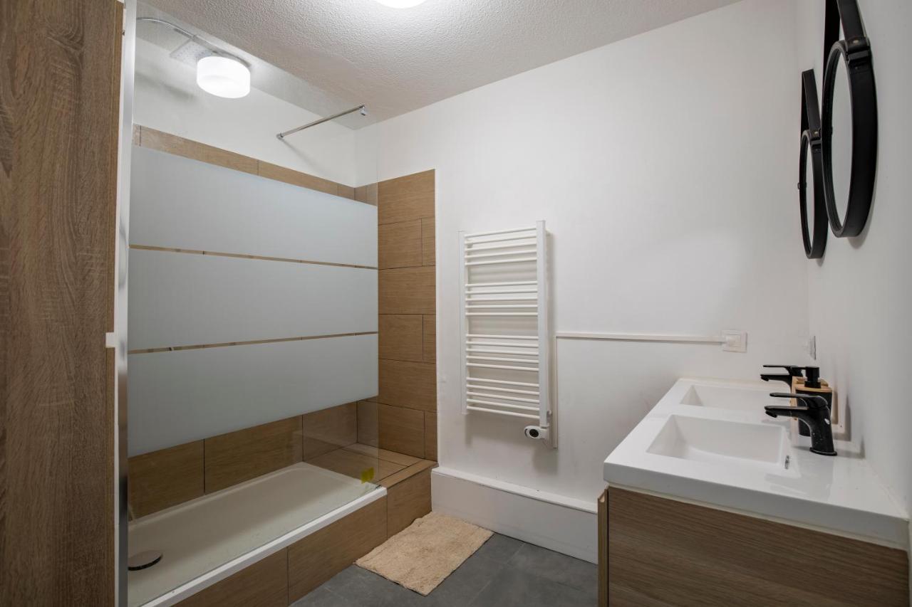 T4 Climatise Au Pied Des Rempart Avec Parking Apartment Avignon Luaran gambar